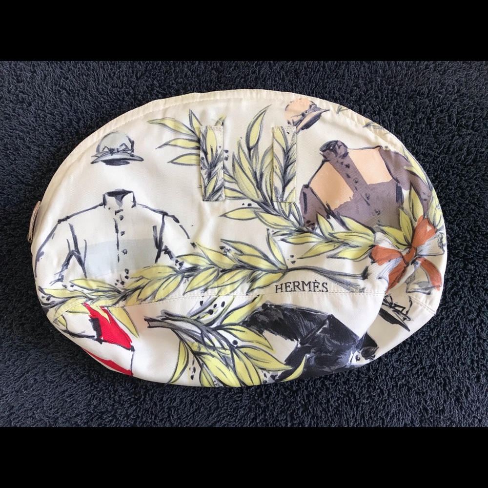 Vintage Hermès Chantilly “Bum Bag” Silk Pouch - Picture 2 of 10